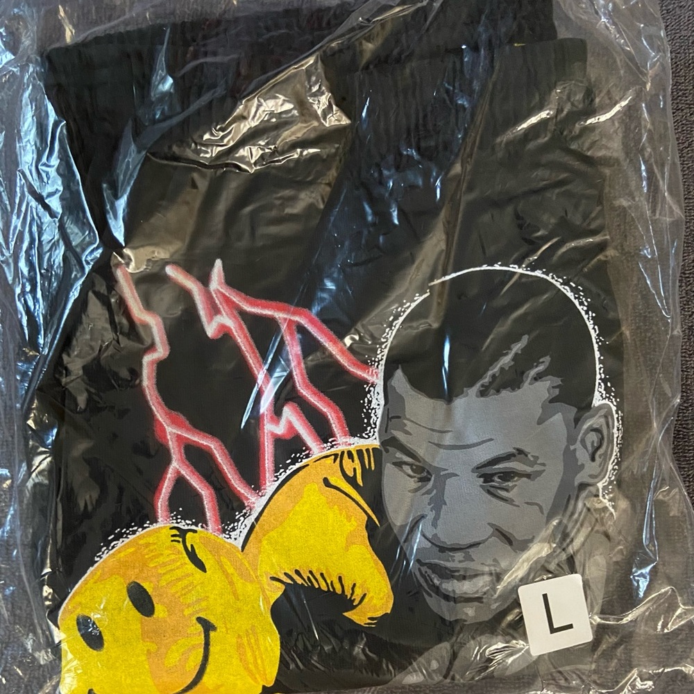 *NWT* CTM Tyson Smiley Shorts